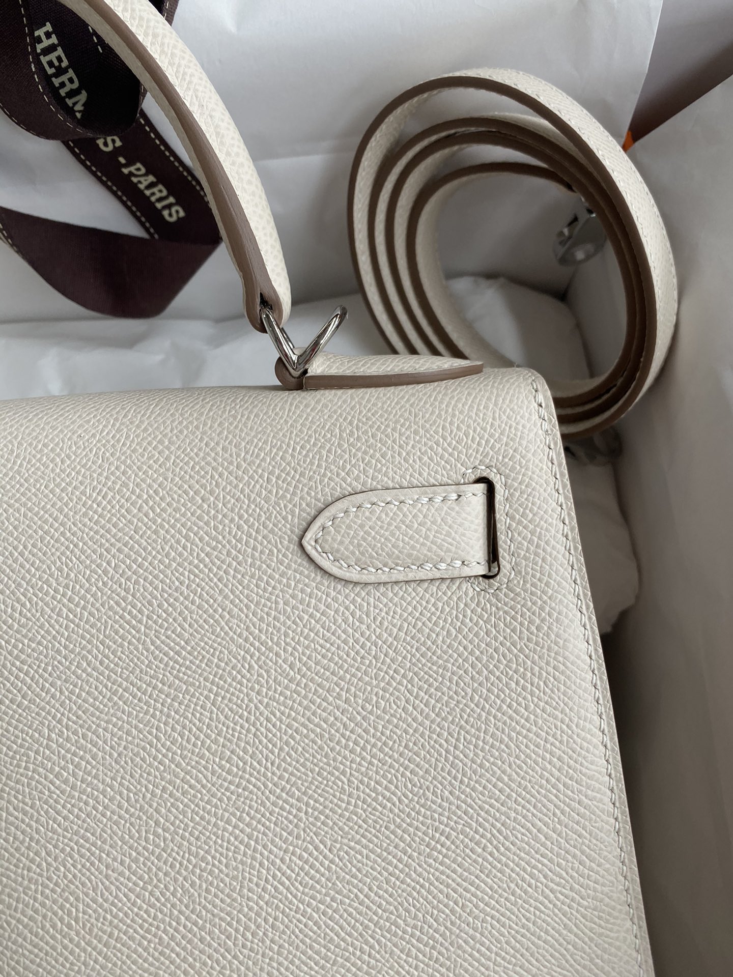 Hermes Kelly 28cm Handbag Shoulder Bag in Cream White Epsom Leather